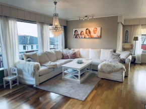 Perfekt hus for 2 familier, rett ved Dyreparken!